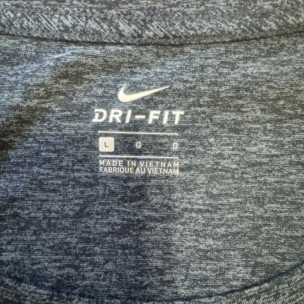 Nike Dry Fit Top - Picture 4 of 6